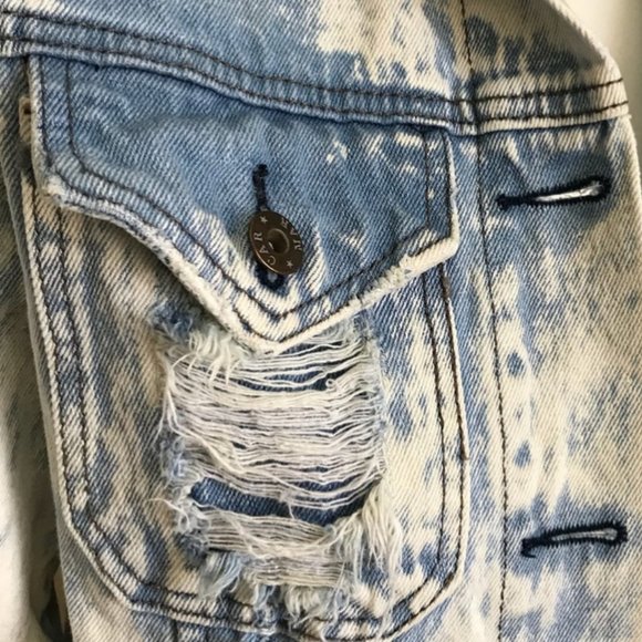 Designer Carmar Distressed Acid Wash, 100% Cotton Jean Jacket Size: S - Picture 3 of 10